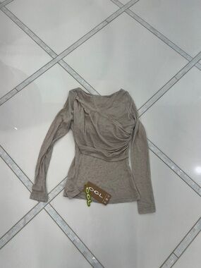 NWT!! OGL Neutral Beige Long-Sleeve Draped Women’s Top with built in bra
